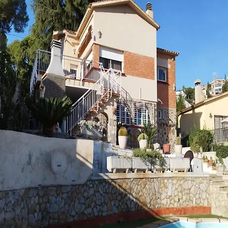 Quiet Escape With Stunning Sea Views Chalet