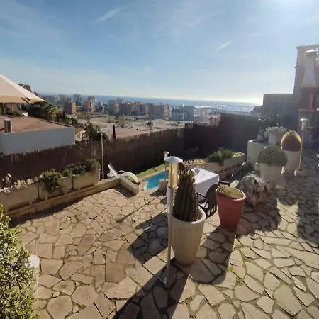 Quiet Escape With Stunning Sea Views