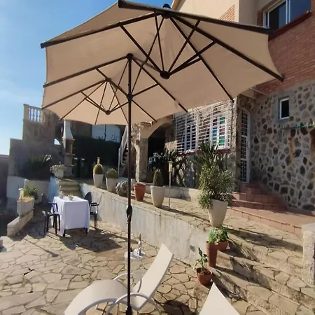 Quiet Escape With Stunning Sea Views *